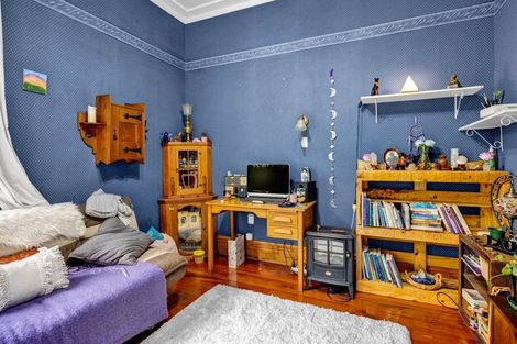 Photo of property in 237 South Road, Hawera, 4610