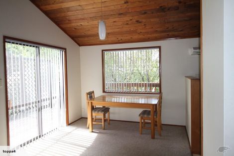 Photo of property in 11 Firle Place, Green Bay, Auckland, 0604