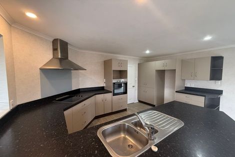 Photo of property in 8 Geneva Terrace, Kelvin Grove, Palmerston North, 4414