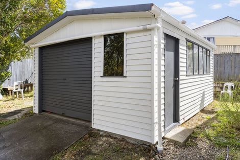 Photo of property in 52 Keegan Drive, Massey, Auckland, 0614