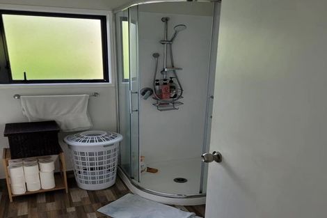 Photo of property in 1/100 Birkdale Road, Birkdale, Auckland, 0626