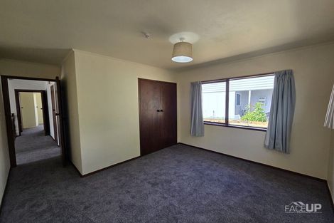 Photo of property in 2/4 Louise Place, Browns Bay, Auckland, 0630