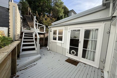 Photo of property in 56 Mortimer Terrace, Brooklyn, Wellington, 6021
