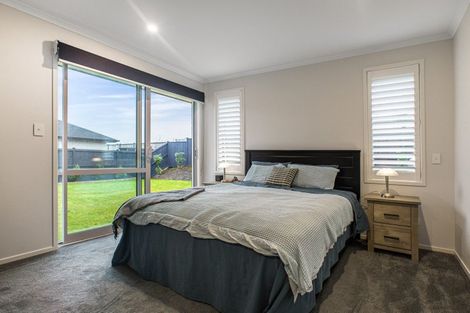 Photo of property in 8 Tahuna Minhinnick Drive, Glenbrook, 2681