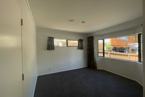 Photo of property in 15c Glanmire Road, Newlands, Wellington, 6037