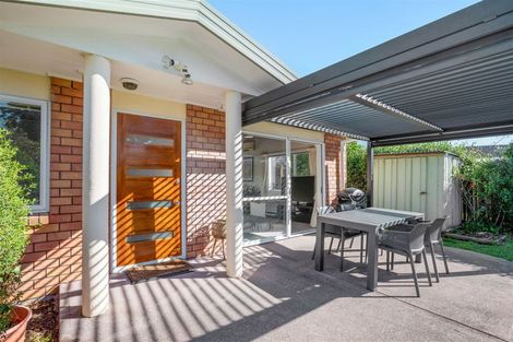 Photo of property in 25 Neil Avenue, Te Atatu Peninsula, Auckland, 0610