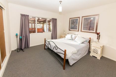 Photo of property in 114 Napier Road, Havelock North, 4130