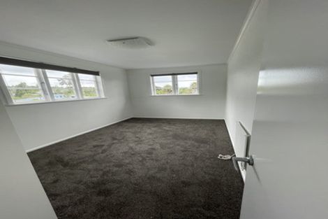 Photo of property in 80 Kaurilands Road, Titirangi, Auckland, 0604