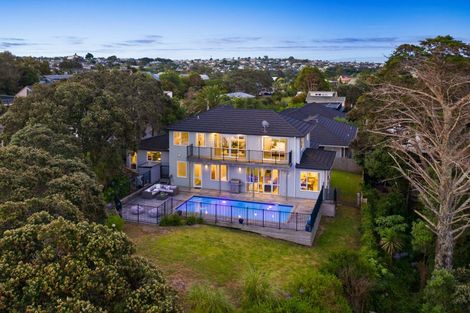 Photo of property in 869d Whangaparaoa Road, Manly, Whangaparaoa, 0930