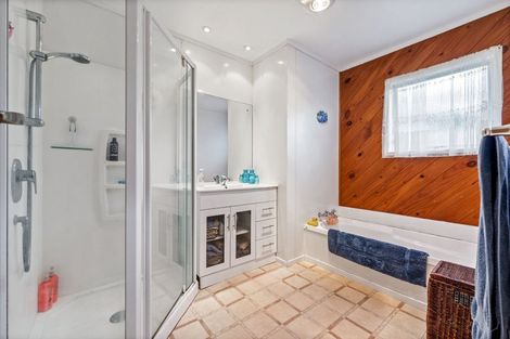 Photo of property in 11 Seakens Way, Glen Eden, Auckland, 0602