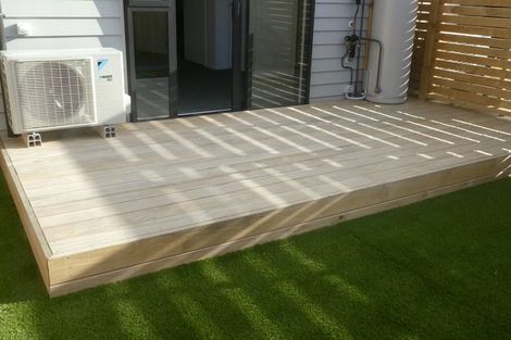 Photo of property in 4/504 Don Buck Road, Massey, Auckland, 0614