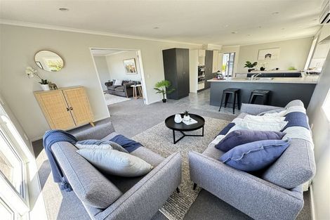 Photo of property in 59 Erlestoke Crescent, Churton Park, Wellington, 6037