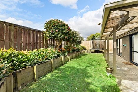 Photo of property in 2/84 Prince Regent Drive, Half Moon Bay, Auckland, 2012