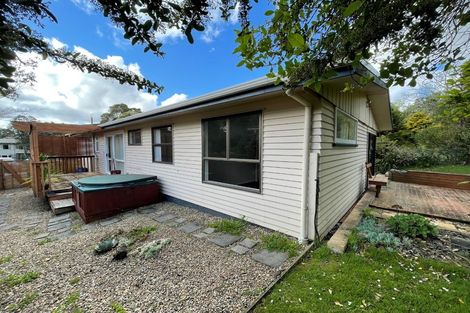 Photo of property in 90 Cliff View Drive, Green Bay, Auckland, 0604