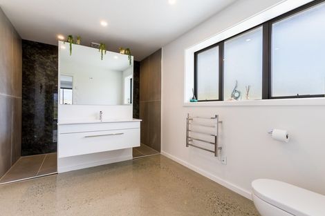 Photo of property in 211 Mcarthur Road, Springvale, Alexandra, 9391
