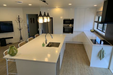 Photo of property in 9 Meharg Place, Fairview Heights, Auckland, 0632