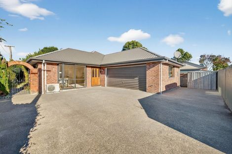 Photo of property in 2/8 Fovant Street, Russley, Christchurch, 8042