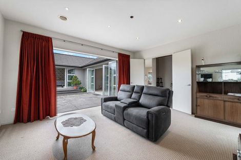 Photo of property in 4 Links Drive, Waiwhakaiho, New Plymouth, 4312