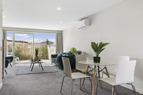 Photo of property in 2u6 Stone Street, Miramar, Wellington, 6022