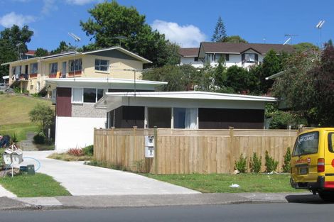 Photo of property in 2/33 Bentley Avenue, Glenfield, Auckland, 0629