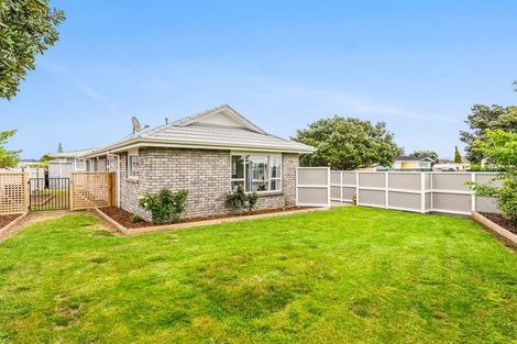 Photo of property in 24 Rangiatea Street, Paraparaumu Beach, Paraparaumu, 5032