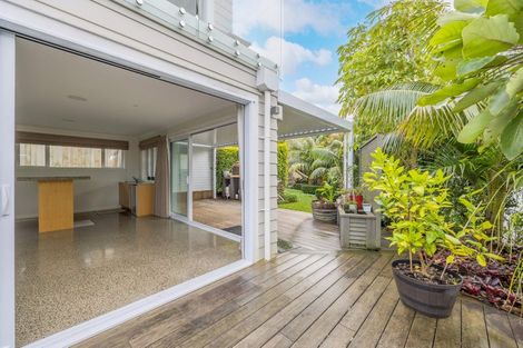 Photo of property in 17 Bevyn Street, Castor Bay, Auckland, 0620