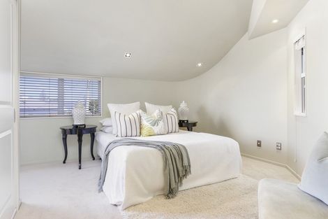 Photo of property in 2/43 Princes Street, Northcote Point, Auckland, 0627