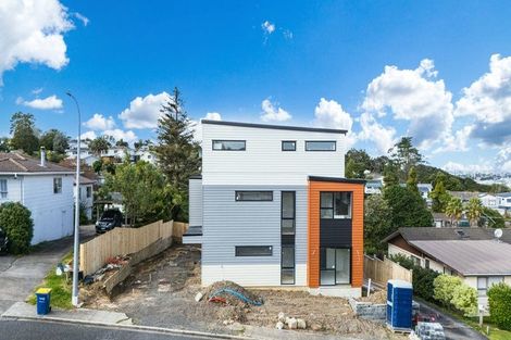 Photo of property in 19 Cedar Heights Avenue, Massey, Auckland, 0614