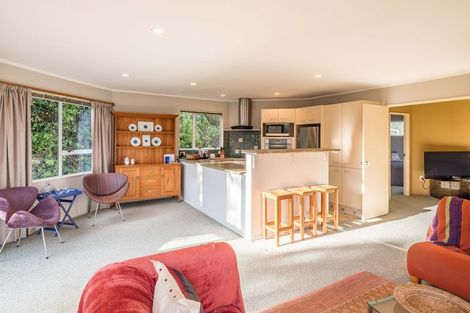 Photo of property in 5 Erskine Close, Island Bay, Wellington, 6023