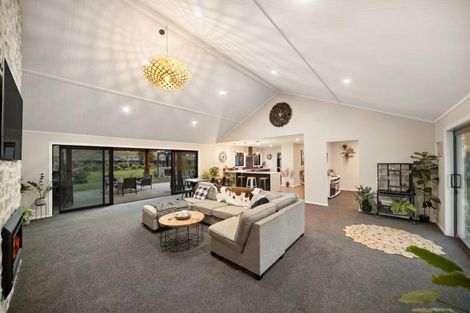 Photo of property in 13 Poolburn Court, Lake Hayes, Queenstown, 9304