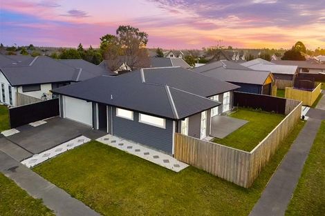 Photo of property in 8 Clonbunny Close, Rolleston, 7614