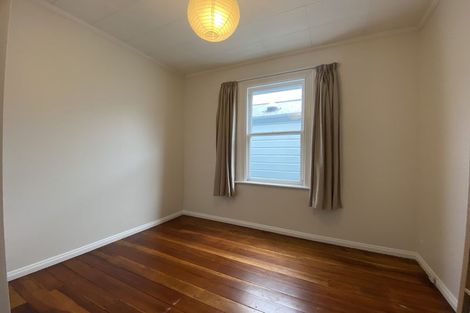 Photo of property in 32 Mckinley Crescent, Brooklyn, Wellington, 6021