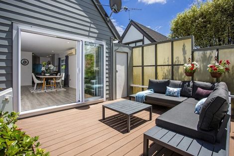 Photo of property in 13a/1 Eban Avenue, Hillcrest, Auckland, 0627