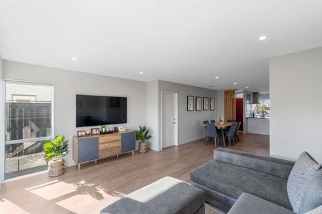 Photo of property in 42 Menin Gate Crescent, Broomfield, Christchurch, 8042
