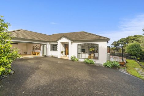 Photo of property in 12a Renata Crescent, Te Atatu Peninsula, Auckland, 0610