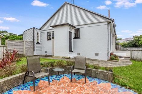 Photo of property in 4 Rodney Street, Northland, Wellington, 6012
