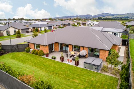 Photo of property in 17 Gosling Crescent, Halswell, Christchurch, 8025