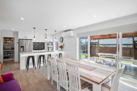 Photo of property in 2 Okohaka Avenue, Glenbrook, Waiuku, 2681