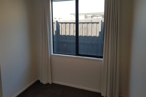 Photo of property in 12 Mccahon Drive, Rangiora, 7400