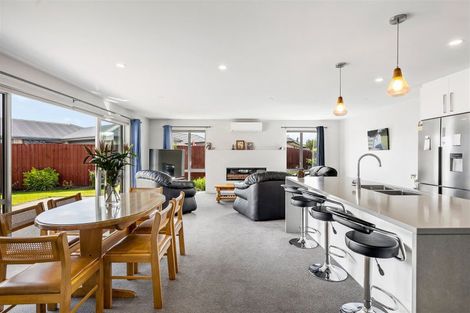 Photo of property in 5 Glenbarr Lane, Broomfield, Christchurch, 8042