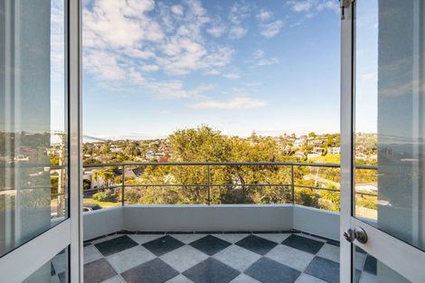 Photo of property in 23 Kiteroa Terrace, Rothesay Bay, Auckland, 0630