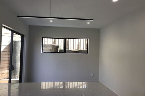 Photo of property in 3 Gamble Way, Massey, Auckland, 0614