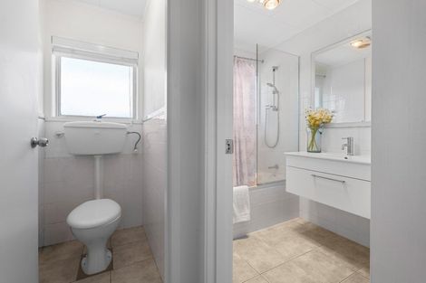 Photo of property in 1/83 Centreway Road, Orewa, 0931