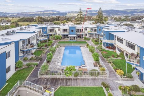 Photo of property in 4-u8 Seaview Road, Paraparaumu Beach, Paraparaumu, 5032