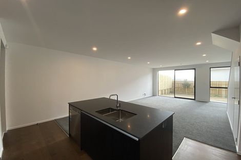 Photo of property in 62u4 Spenmoor Street, Newlands, Wellington, 6037