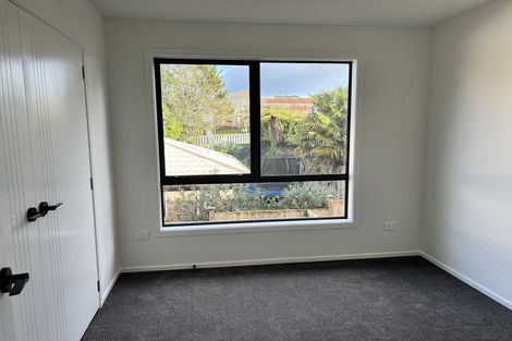 Photo of property in 43 Tirimoana Road, Te Atatu South, Auckland, 0602