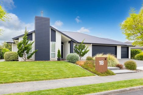 Photo of property in 18 Lilac Close, Cambridge, 3434