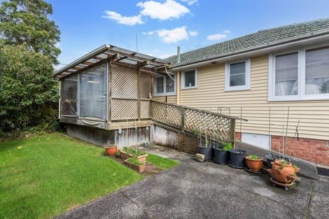 Photo of property in 37 Flanshaw Road, Te Atatu South, Auckland, 0610