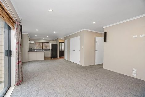 Photo of property in 19 Titch Place, Glen Eden, Auckland, 0602