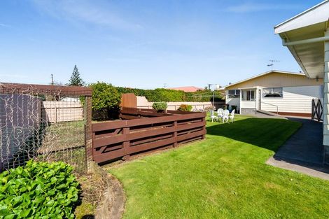 Photo of property in 25 Mcguire Street, Hawera, 4610